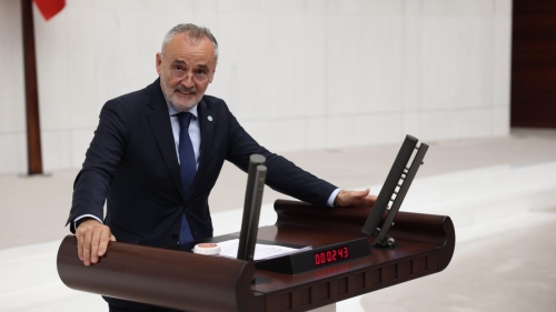 İYİ PARTİ EDİRNE MİLLETVEKİLİ PROF. DR. AKALIN: “GAZETECİLERE YURT DIŞI ÇIKIŞ HARCI KALDIRILMALIDIR”